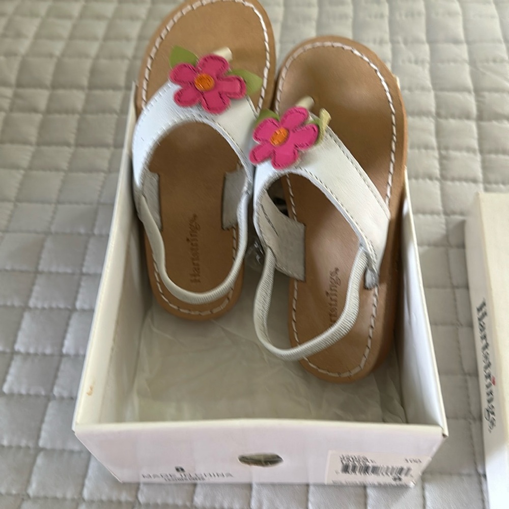 Heartstrings flip flops with interchangeable decorations size 8